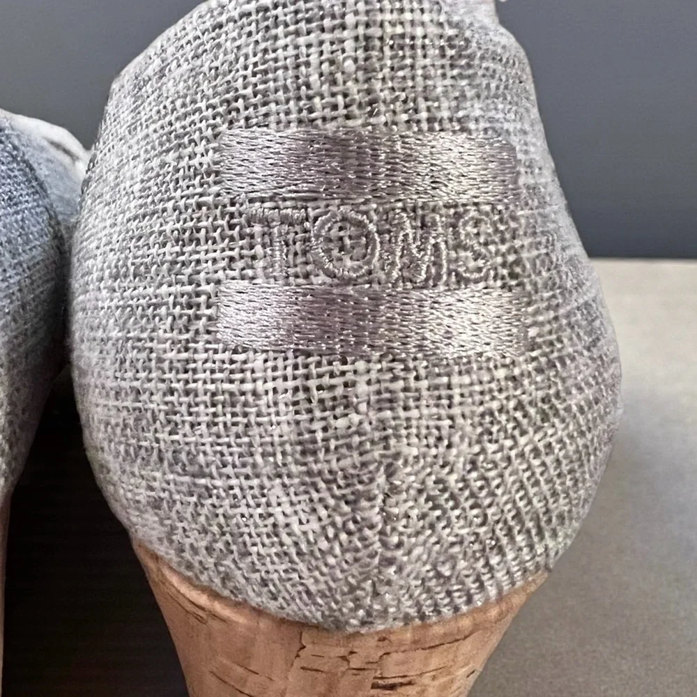 Toms Women's 10W Wedges - Light Gray and Cork